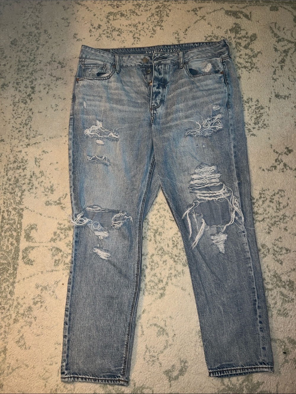 American Eagle Outfitters Men's Light Blue Distressed Relaxed Jeans